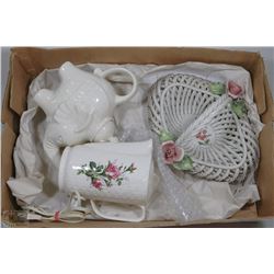 BOX W/ELEPHANT TEA POT, VINTAGE TEA POT