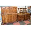 Image 1 : WOOD QUEEN SIZE 4 PC BEDROOM SUITE