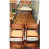 Image 1 : VINTAGE TABLE WITH 6 CHAIRS AS IS