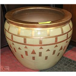 LARGE CONTEMPORARY PLANTER 18"
