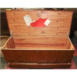 THE HONDERICH FURNITURE CO. RED SEAL CEDAR CHEST