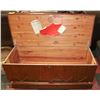 Image 1 : THE HONDERICH FURNITURE CO. RED SEAL CEDAR CHEST