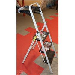 3 STEP LADDER