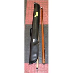2 PIECE POOL CUE IN LEATHER CASE