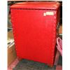 Image 1 : LAUNDRY BOX RED LEATHER LOOKING COVER LARGE