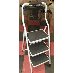 BLACK AND WHITE STEP PAINTERS LADDER