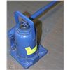 Image 1 : 12 TON HYDRAULIC BOTTLE JACK WITH HANDLE