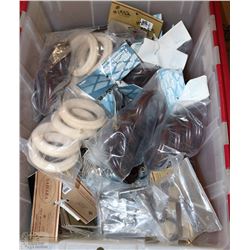 TOTE WITH  ASSORTED CURTAIN DECORATIVE RINGS, ROD-