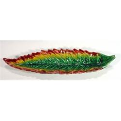 Continental Majolica leaf shaped dish decor…