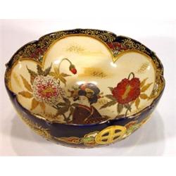 Japanese Satsuma bowl decorated inside with…