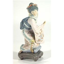 Hand painted Lladro oriental figurine kneel…