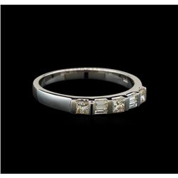 18KT White Gold 0.40 ctw Diamond Ring