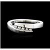 Image 2 : 10KT White Gold 0.10 ctw Diamond Ring