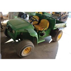 1999 JOHN DEERE GATOR 4X2 UTV VIN/SN:043667 - dump bed, meter reading 3,948 hours