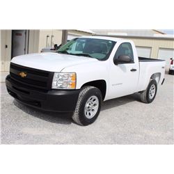 2013 CHEVEROLET 1500 PICKUP TRUCK VIN/SN:1GCNKPEAXDZ287763 - V8 gas, A/T, AC, odometer reading 57,05