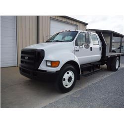 2004 FORD F650 FLATBED TRUCK VIN/SN:3FRNW65F94V693851 - crew cab, Cummins diesel engine, A/T, 12' be