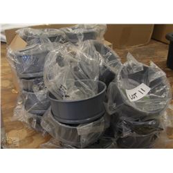 LOT OF MINI SPRINGFORM PANS