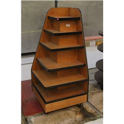 CORNER SHELF ON CASTORS