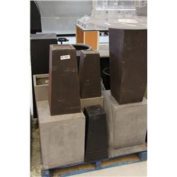 PALLET OF DISPLAY RISERS