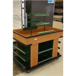 DISPLAY CART ON CASTORS