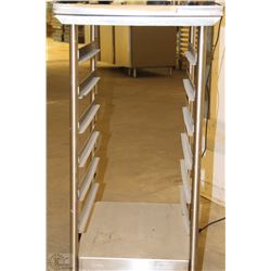 6 STRAP BAKERS RACK