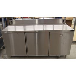 DIAMOND 3 DOOR PREP CABINET