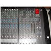 Image 2 : FENDER MX-5200 32 CHANNEL MIXING CONSOLE