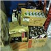 Image 1 : LARGE GROUP OF ASSORTED LIGHT BULBS