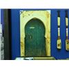 Image 1 : APPROX 3' X 5' CANVAS TRANSFER PRINT-  GREEN RUSTIC DOOR