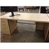 Image 2 : MAPLE 6 FT GLASS FRONT EXECUTIVE DESK