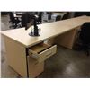 Image 3 : MAPLE 6 FT GLASS FRONT EXECUTIVE DESK