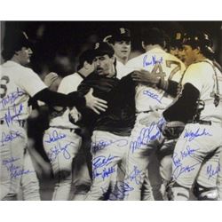 Boston Red Sox Signed 16X20 B&W Photo 1986 AL Champs W/ 19 Signatures
