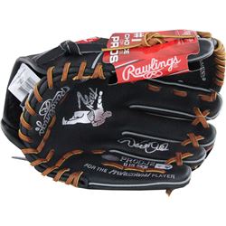 Derek Jeter Signed Rawlings Glove (MLB Auth)