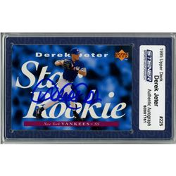 Derek Jeter Signed Upper Deck Star Rookie 1995 Baseball Card (#225)