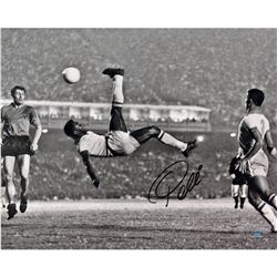 Pele Signed 1965 Bicycle Kick Close Up B&W 16X20 Photo (Signed In Black)