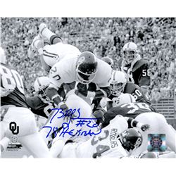 Billy Sims Signed Oklahoma Sooners B&W Goal Line Leap 8X10 Photo W/78 Heisman