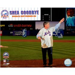 Tom Seaver Shea Stadium Closing Ceremonies 8X10 Photo Uns.