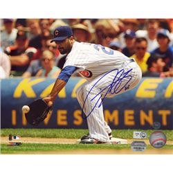 Derrek Lee Fielding Cubs Pinstripe Jersey Horizontal 8X10 Photo (MM Auth)