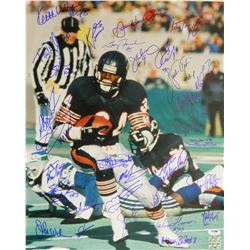 1985 Bears Team & Walter Payton Signed Bears Payton Action Vs Seahawks 16X20 Photo (31 Sigs)
