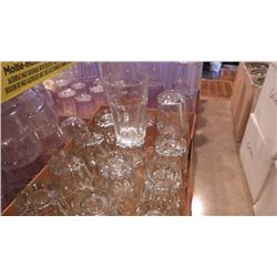 7 CASES OF VARIOUS BAR GLASSES PLUS 4 COORS LIGHT PITCHERS