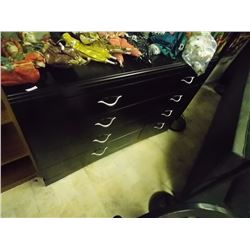 DRESSER - 8 DRAWER