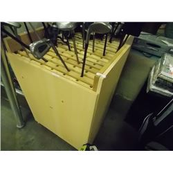 GOLF CLUB HOLDERS - 2 TTL