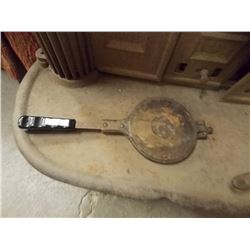 VINTAGE CAST IRON TORTILLA PRESS - NORWAY