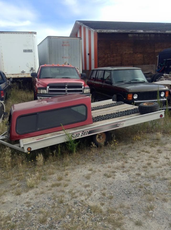SLED BED SINGLE AXLE TRAILER