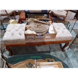 Tufted Queen Anne Bench