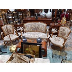 3 Piece Settee Set in Excellent Condition
