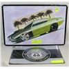 Image 1 : FLAT WITH 2 METAL SIGNS ONE HEMI, ONE ROUTE 66