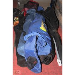 LOT OF 4 FOLD UP LAWN CHAIRS WITH FABRIC UMBRELLA