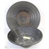 Image 1 : 1 12" & ONE 14" GOLD PANS