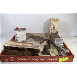 VINTAGE BOX OF COLLECTIBLE BELLS NO.36419 WITH